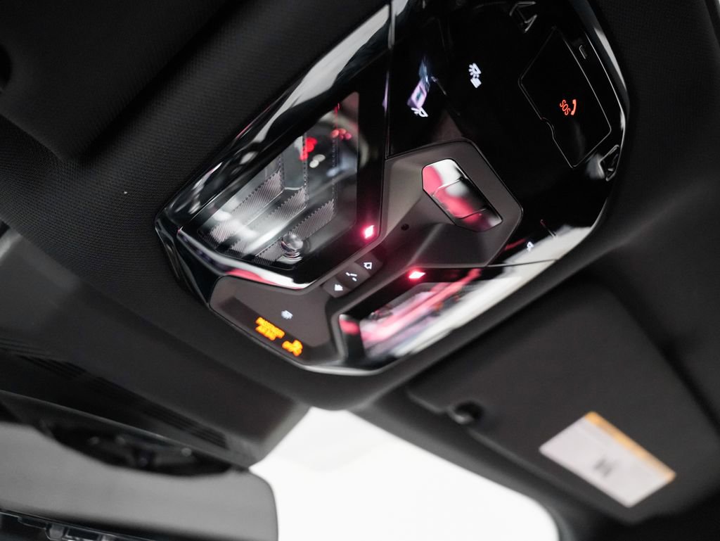 Used 2023 BMW 760i xDrive w/ Executive Package image 24