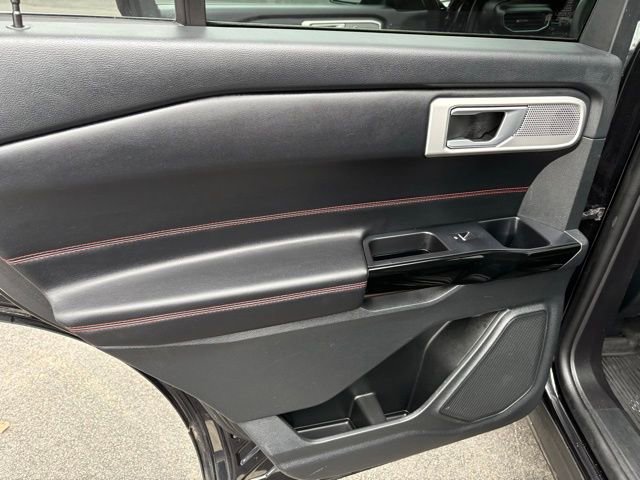 Used 2023 Ford Explorer ST-Line w/ Class IV Trailer Tow Package image 32