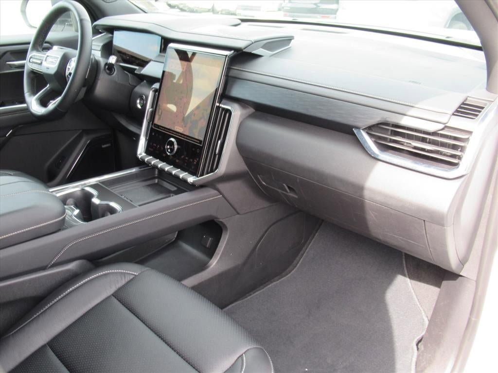 Used 2025 GMC Acadia Elevation FWD image 11