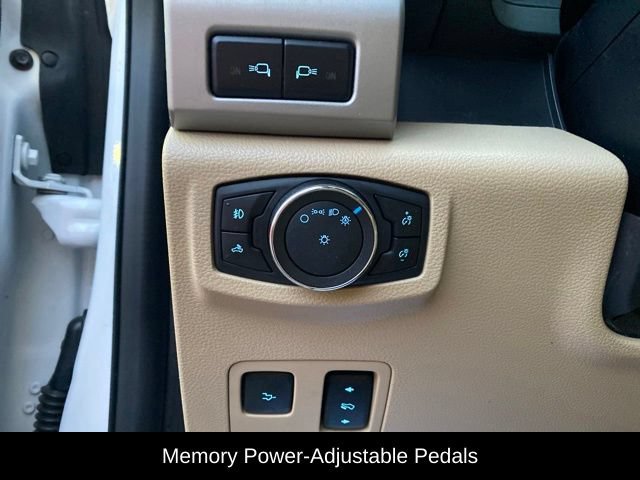 Used 2017 Ford F250 Lariat w/ Lariat Ultimate Package AWD/4WD image 9