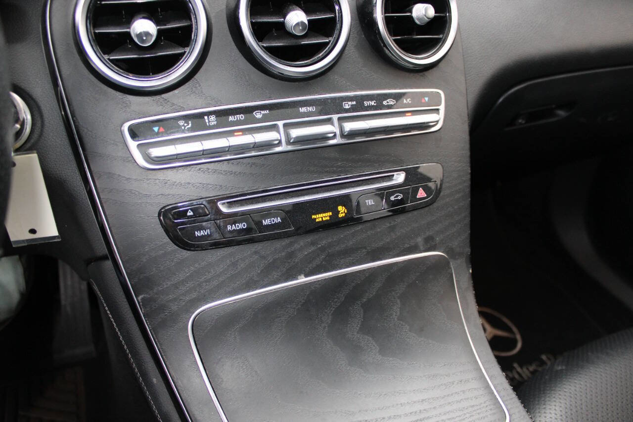 Used 2019 Mercedes-Benz GLC 300 GLC 300 4MATIC AWD 4dr SUV image 17