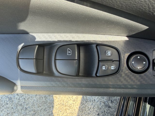 Used 2025 Nissan Altima 2.5 S FWD image 11