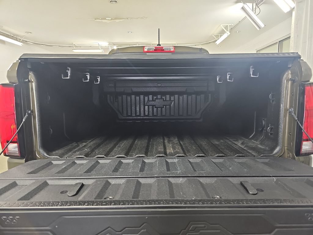 Certified 2025 Chevrolet Colorado ZR2 w/ Technology Package AWD/4WD image 15