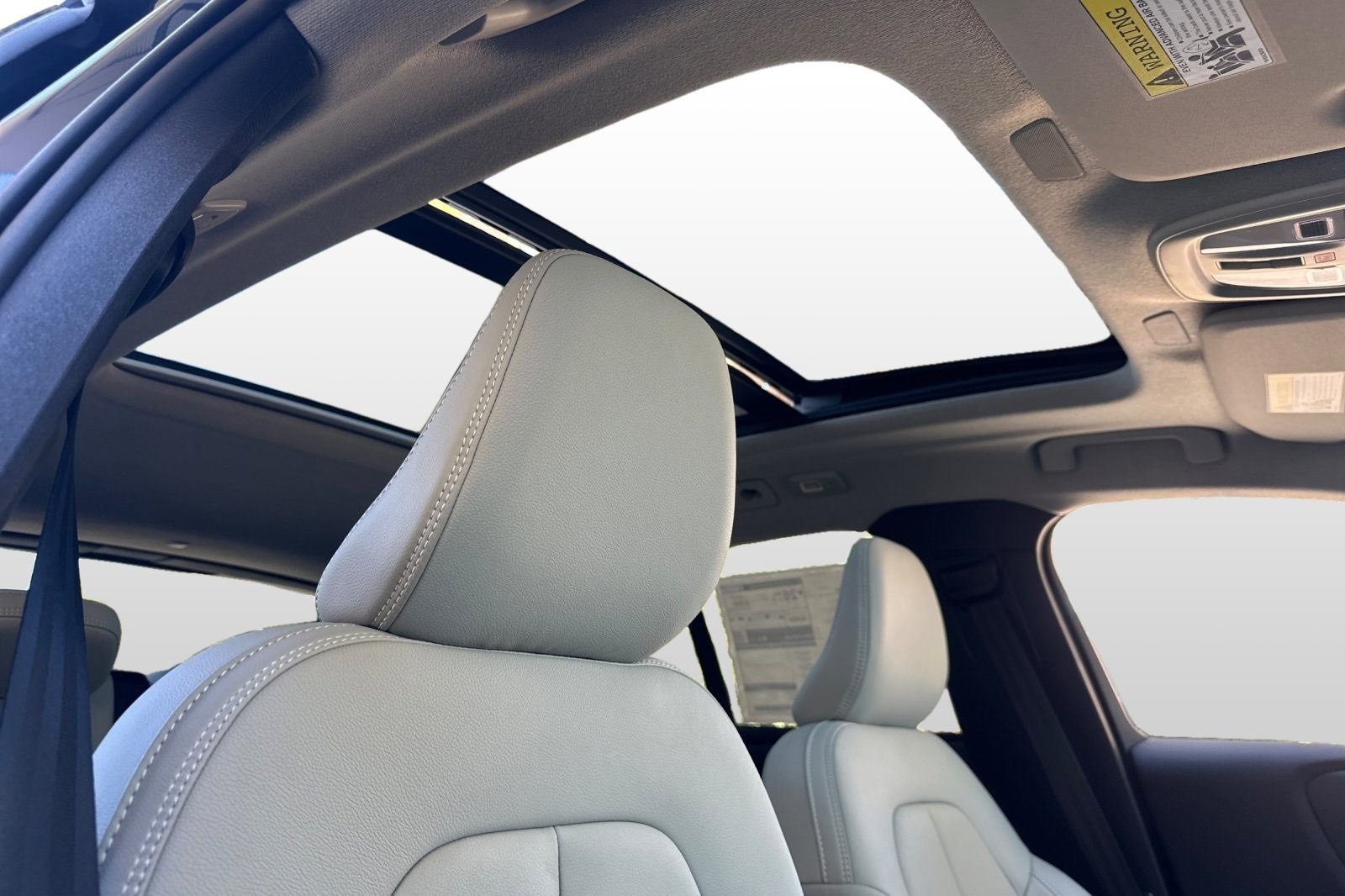 New 2026 Volvo XC40 B5 Ultra w/ Climate Package image 19