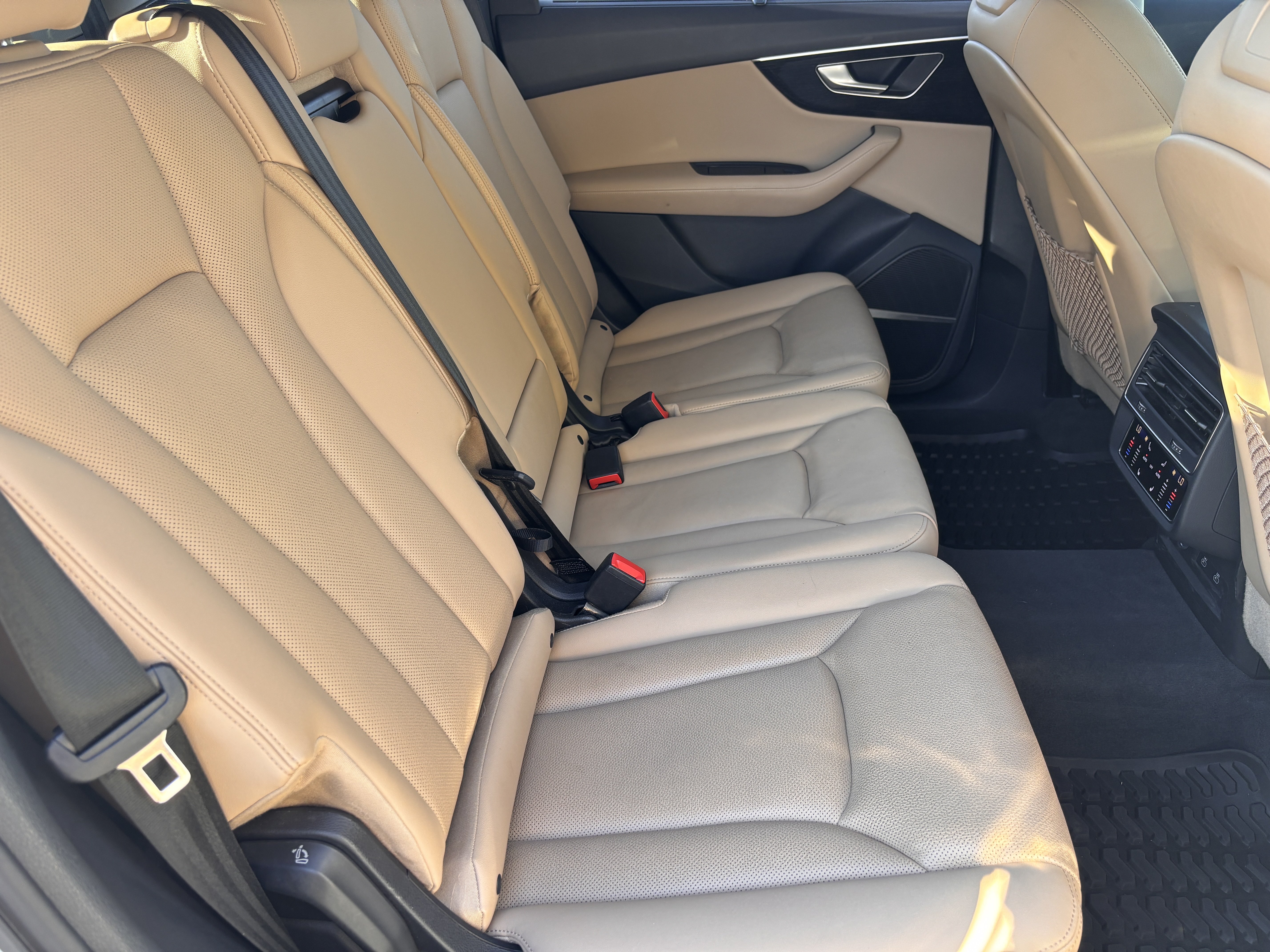 Used 2022 Audi Q7 3.0T Prestige AWD/4WD image 32