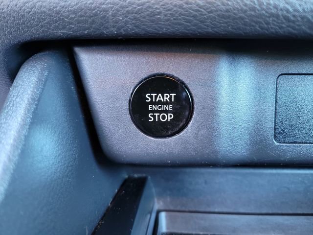 Used 2024 Nissan Rogue S image 31