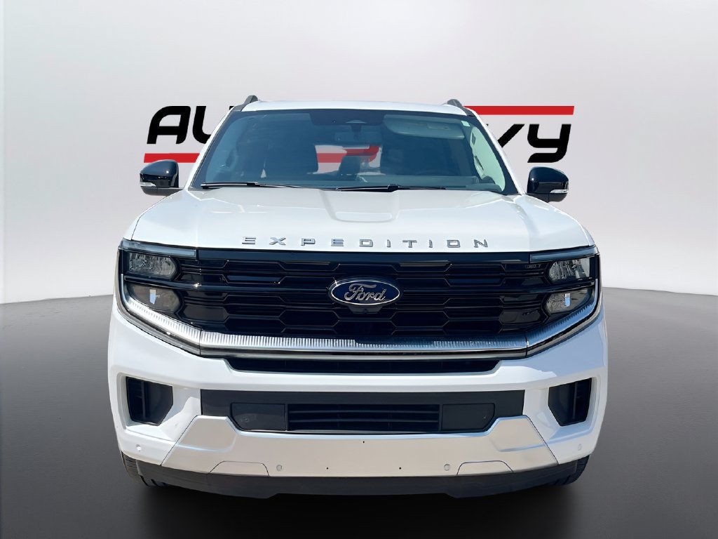 Used 2025 Ford Expedition Max Platinum AWD/4WD image 2