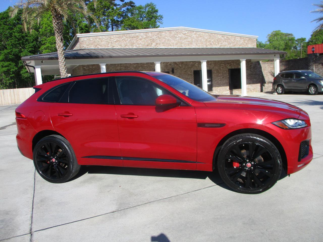 Used 2020 Jaguar F-PACE S image 1