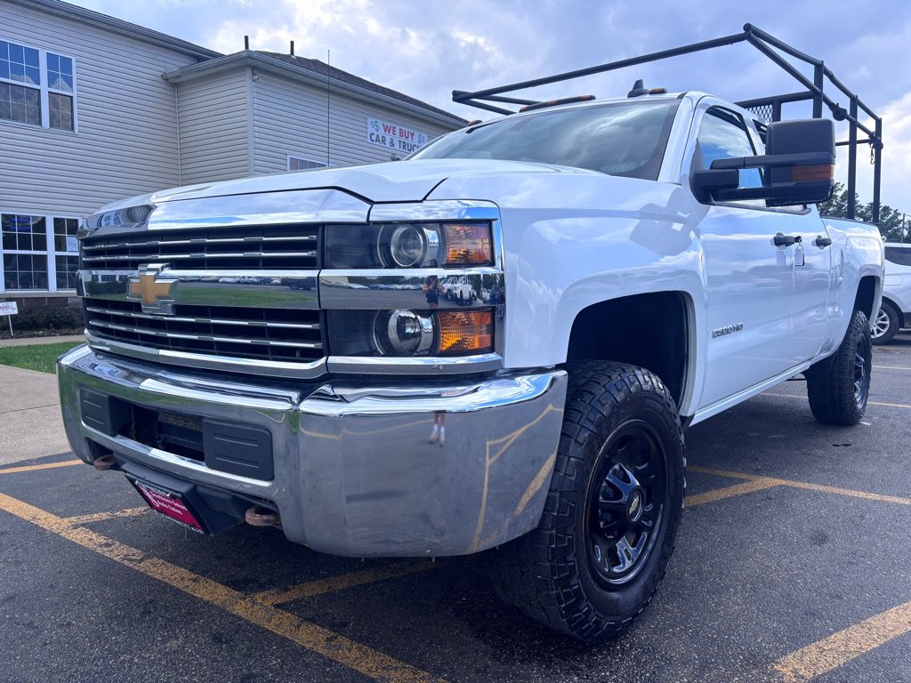 Used 2017 Chevrolet Silverado 2500 W/T w/ WT Convenience Package AWD/4WD image 2