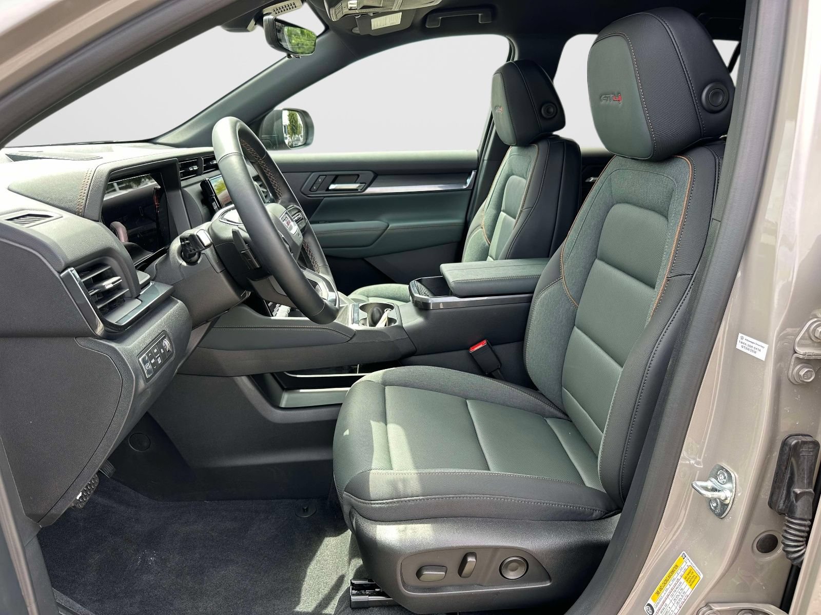 Used 2026 GMC Terrain AT4 w/ Convenience Package III AWD/4WD image 14