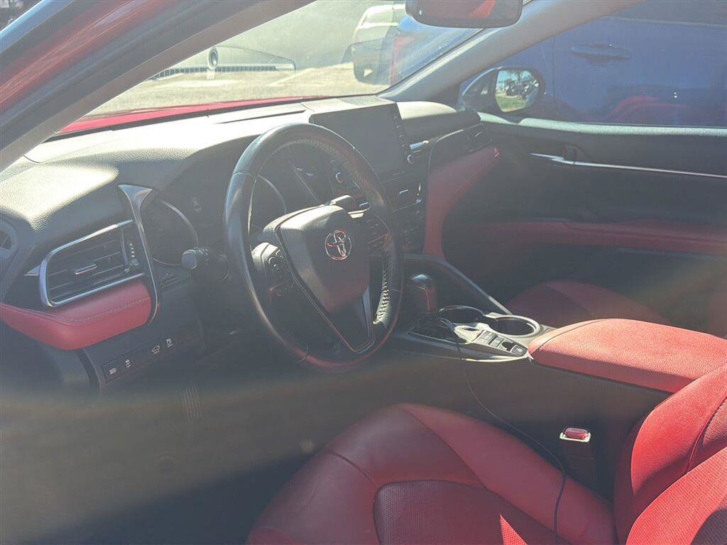 Used 2021 Toyota Camry XSE FWD image 3