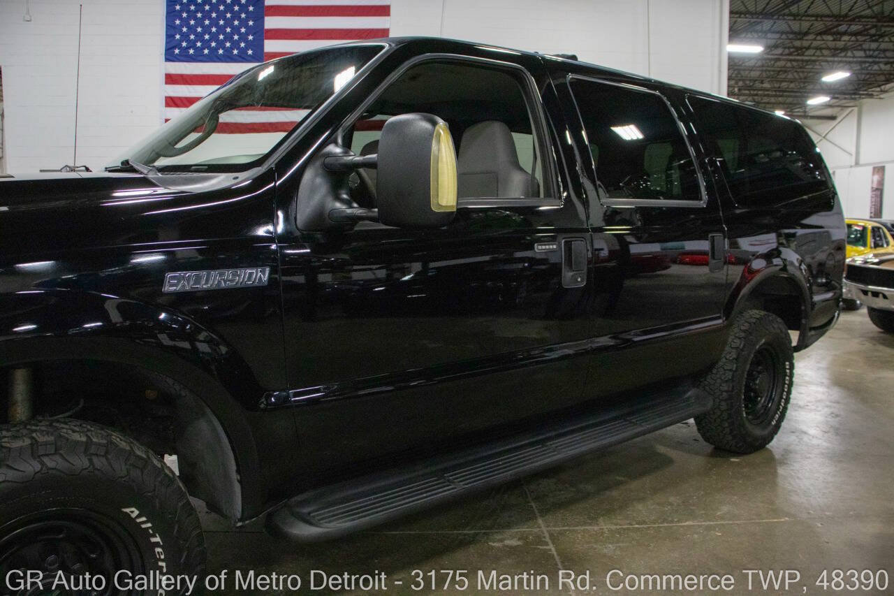 Used 2005 Ford Excursion XLT AWD/4WD image 20