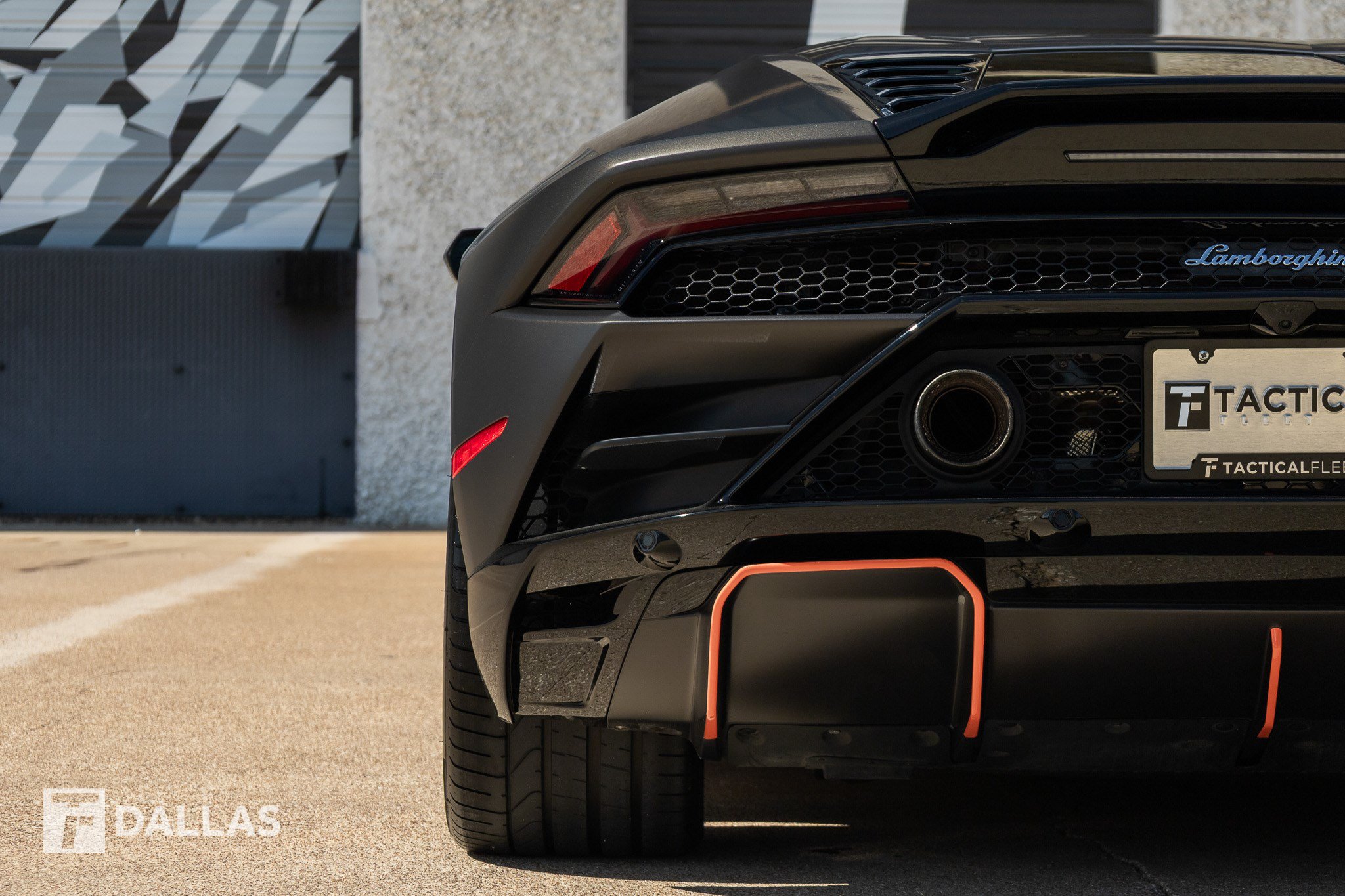 Used 2022 Lamborghini Huracan EVO RWD image 14