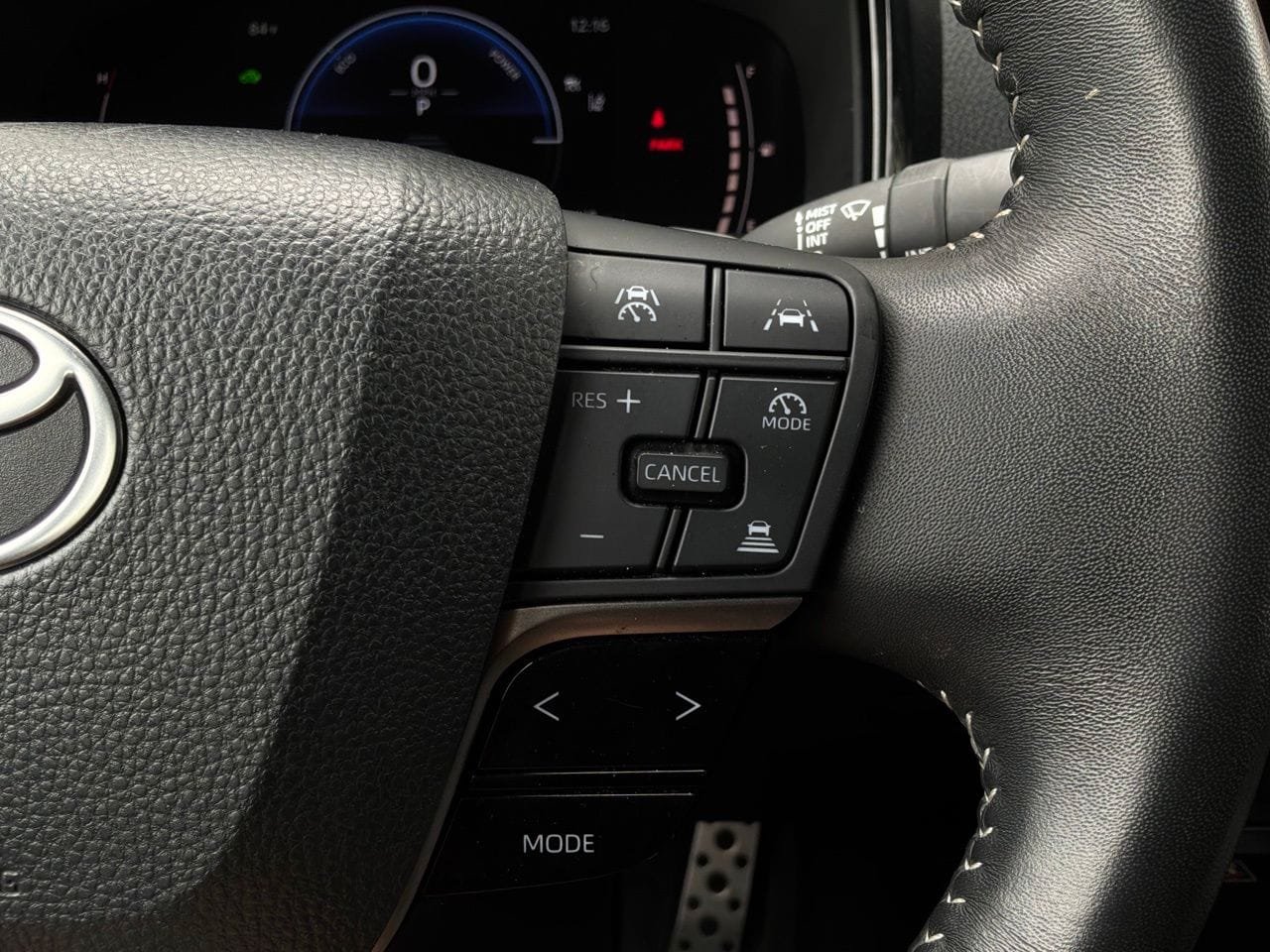 Used 2025 Toyota Camry SE FWD image 36