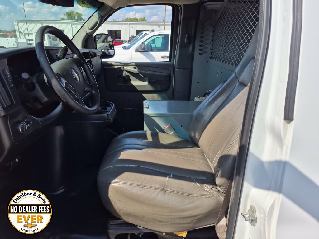 Used 2015 Chevrolet Express 3500 Extended RWD image 9