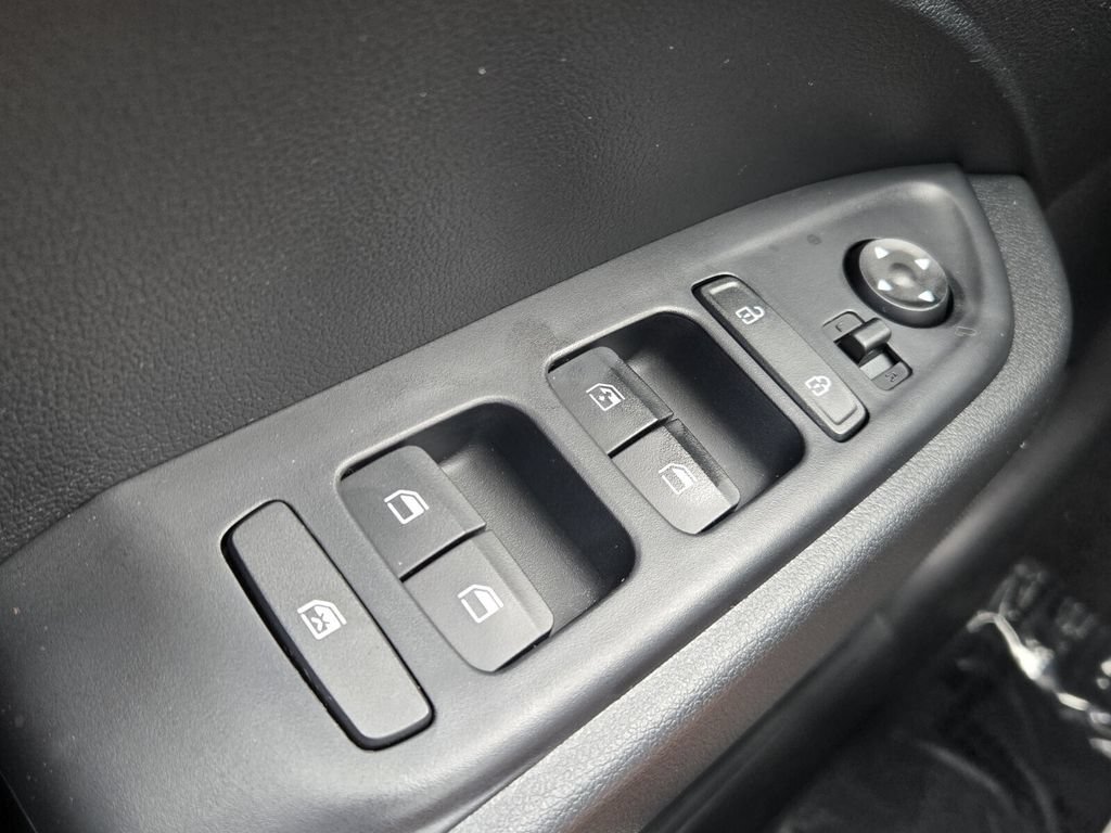 Certified 2023 Hyundai Venue SEL FWD image 26
