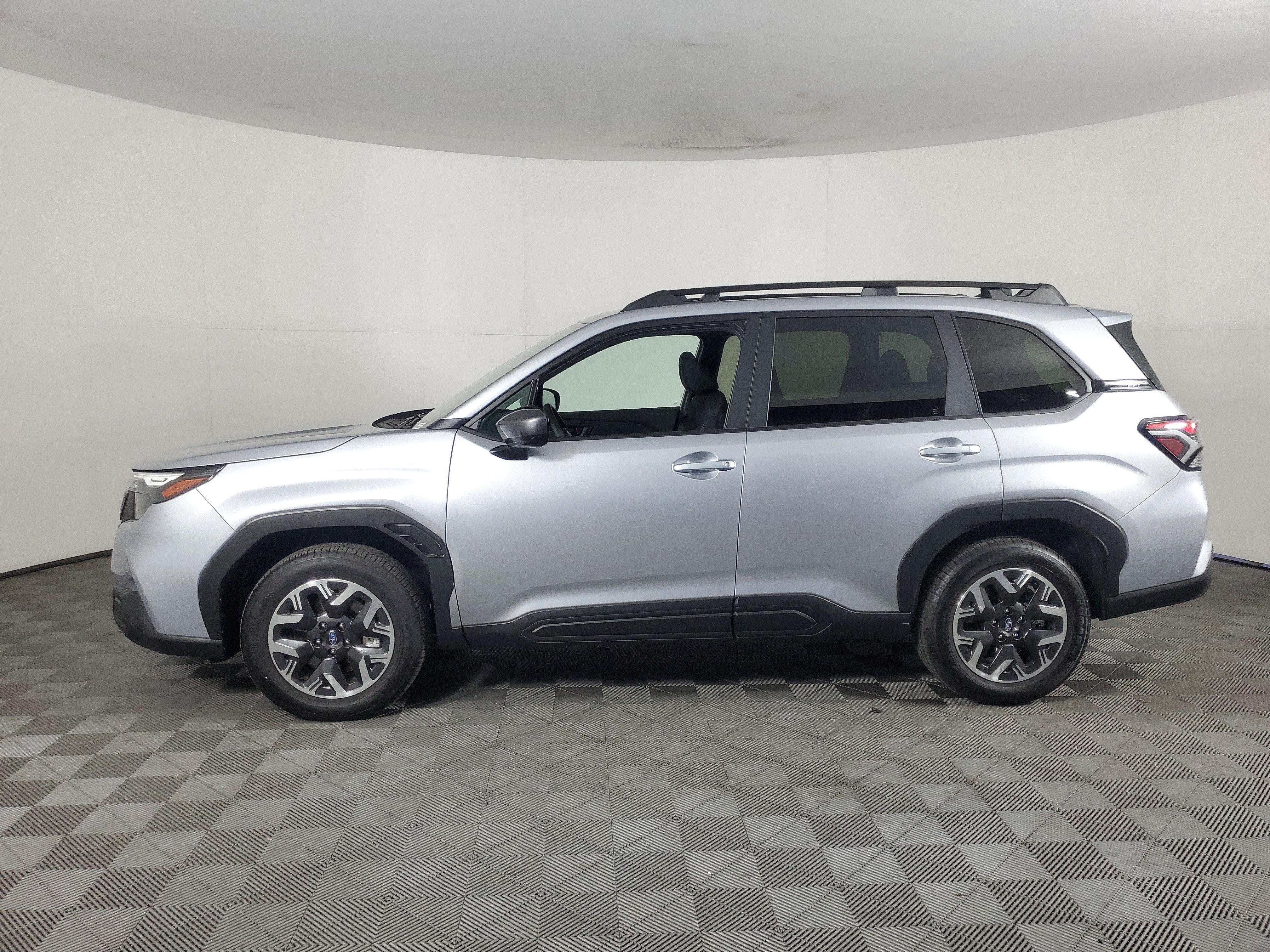 Used 2026 Subaru Forester Premium AWD/4WD image 7