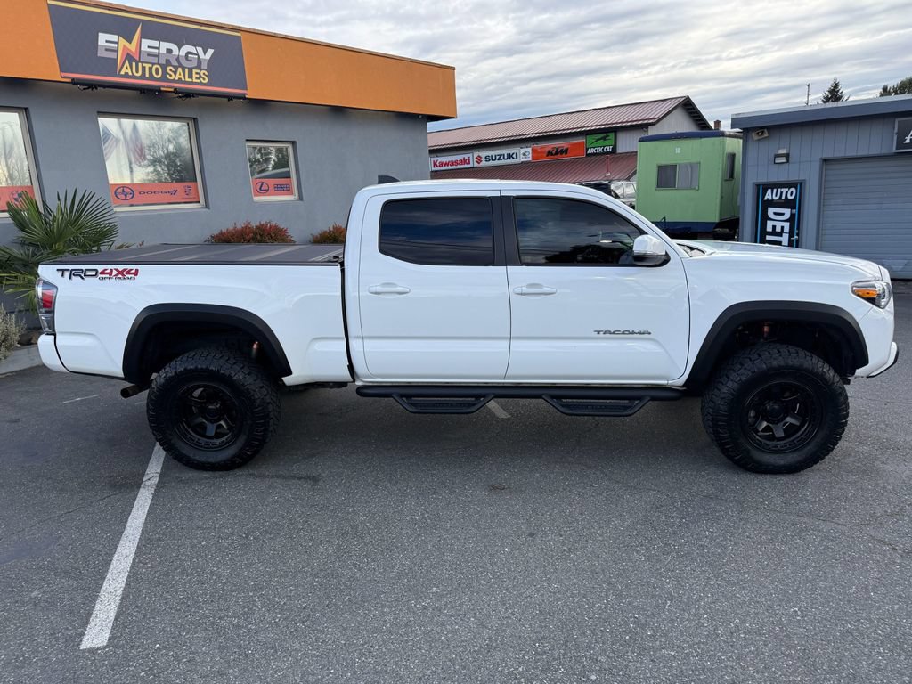 Used 2022 Toyota Tacoma TRD Off-Road w/ TRD Premium Off Road Package AWD/4WD image 12