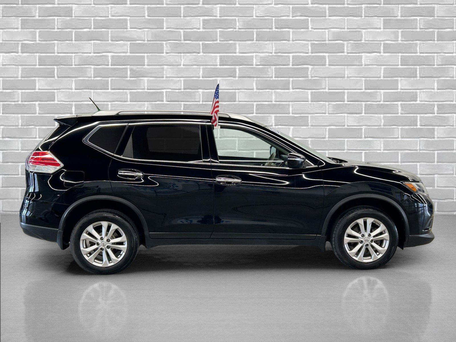 Used 2015 Nissan Rogue SV image 5