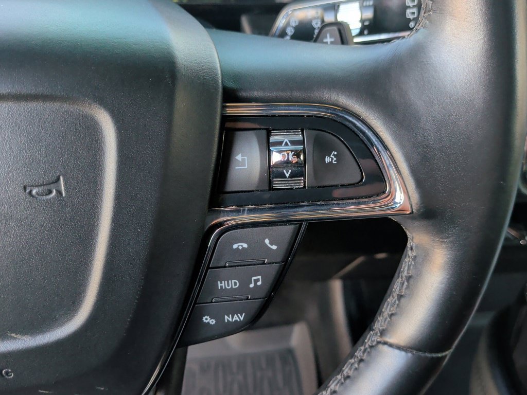 Used 2020 Lincoln Navigator Reserve w/ Luxury Package RWD image 19