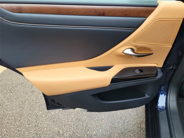 New 2025 Lexus ES 350 w/ Premium Package image 14