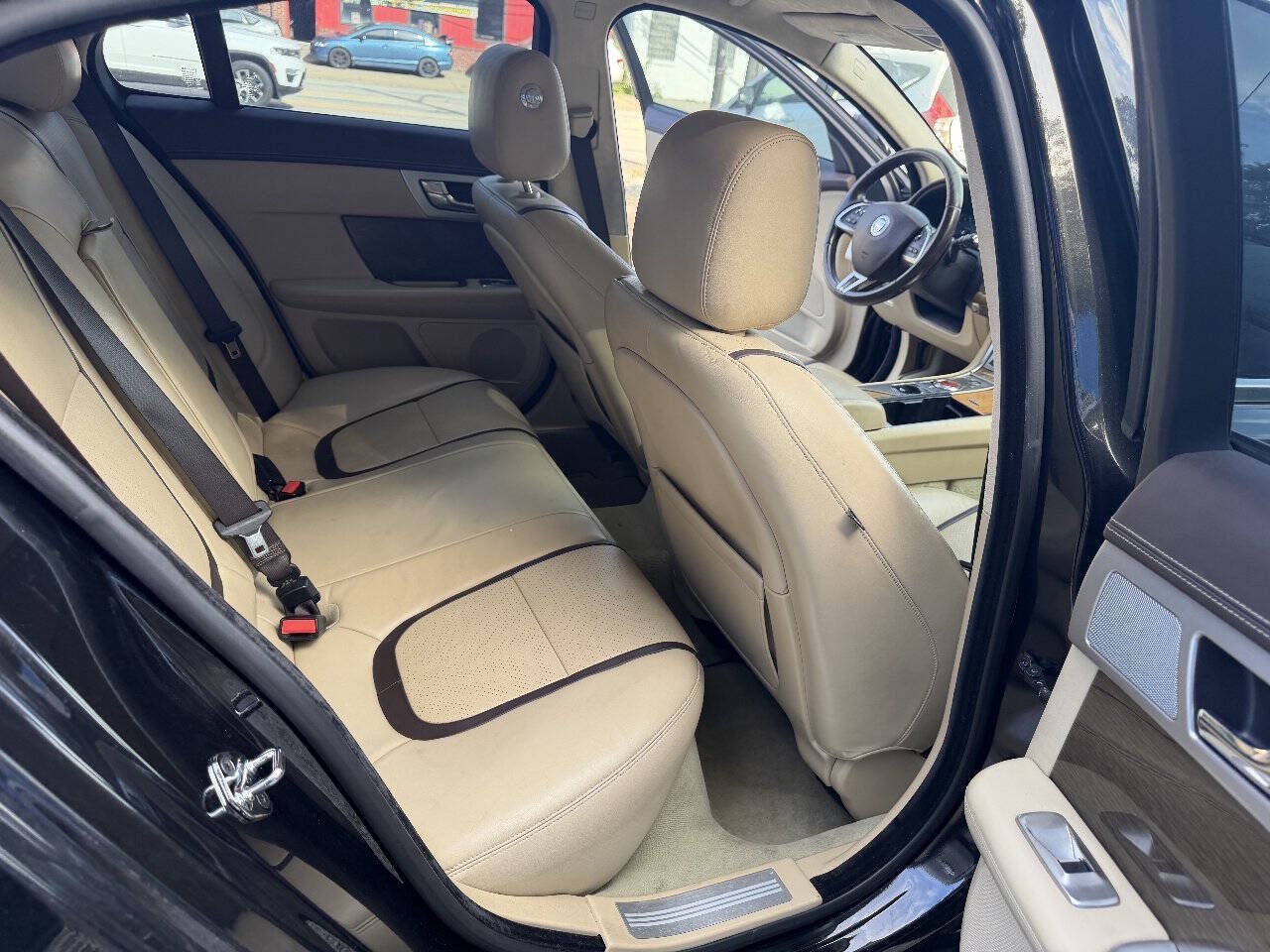 Used 2013 Jaguar XF Supercharged RWD image 15