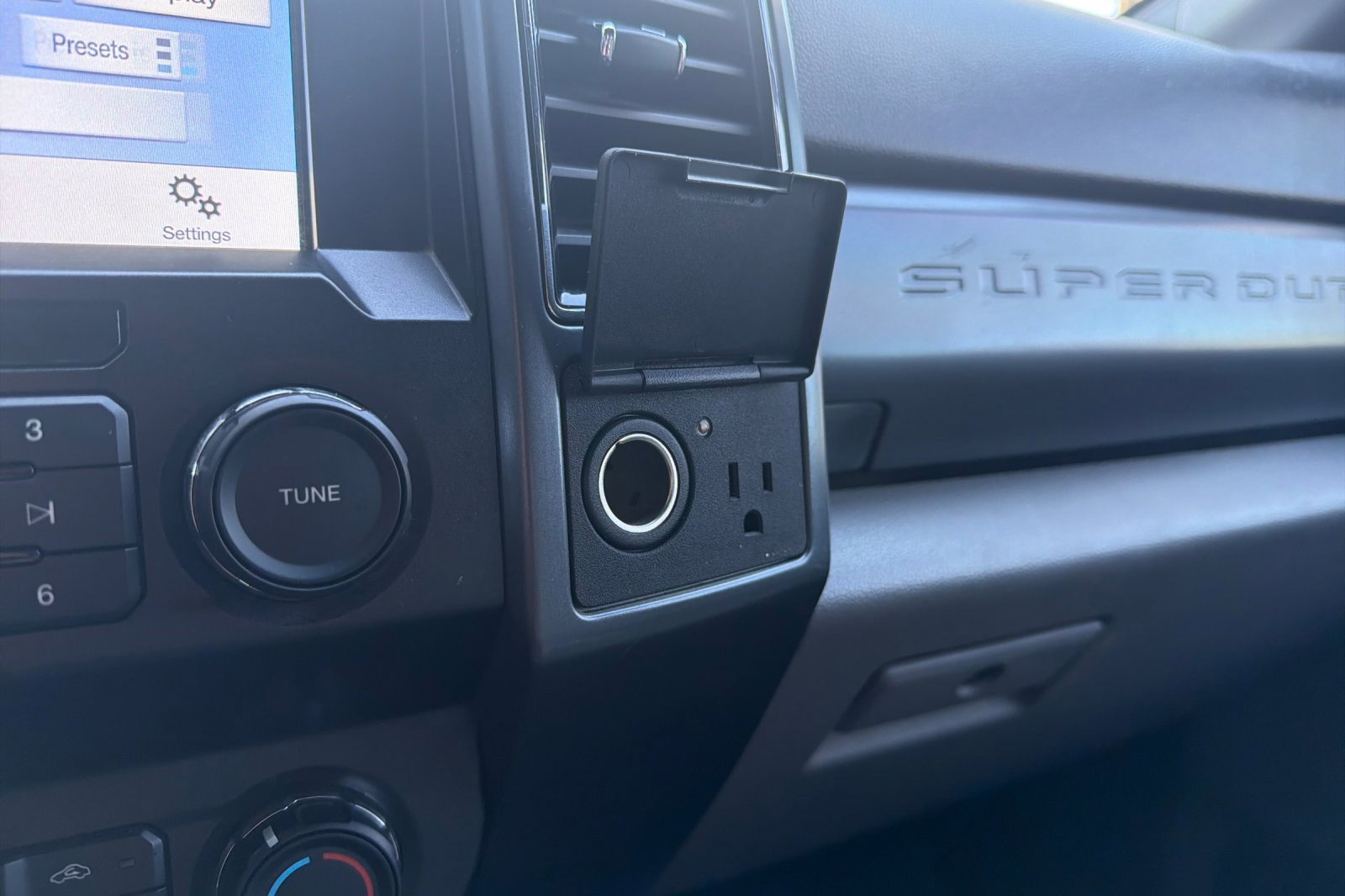 Used 2019 Ford F250 XLT w/ XLT Value Package image 39