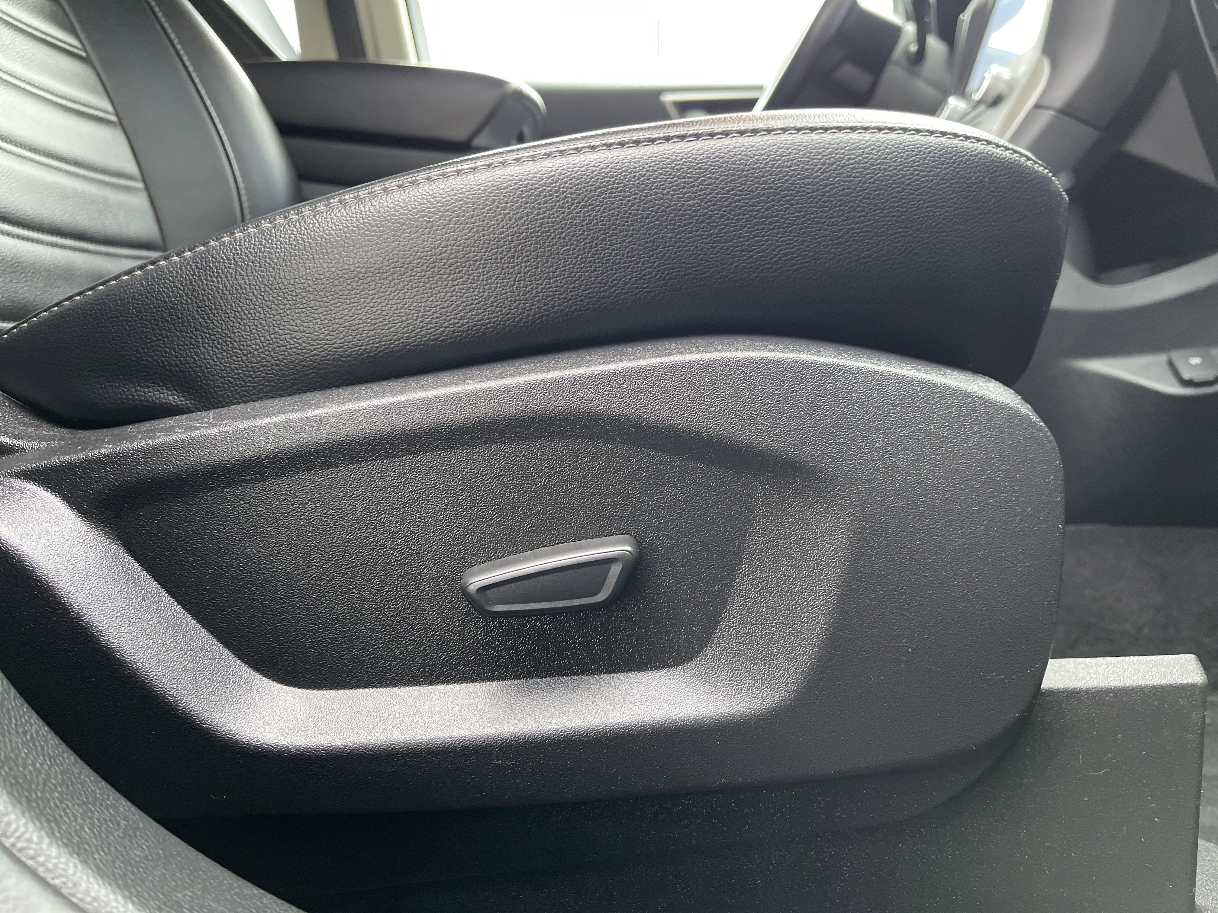 Used 2022 Ford Edge SEL image 36