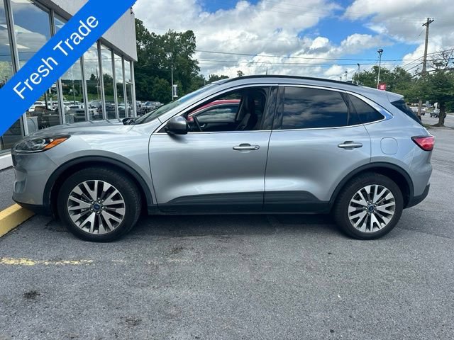 Used 2022 Ford Escape Titanium w/ Class II Trailer Tow Package AWD/4WD image 1