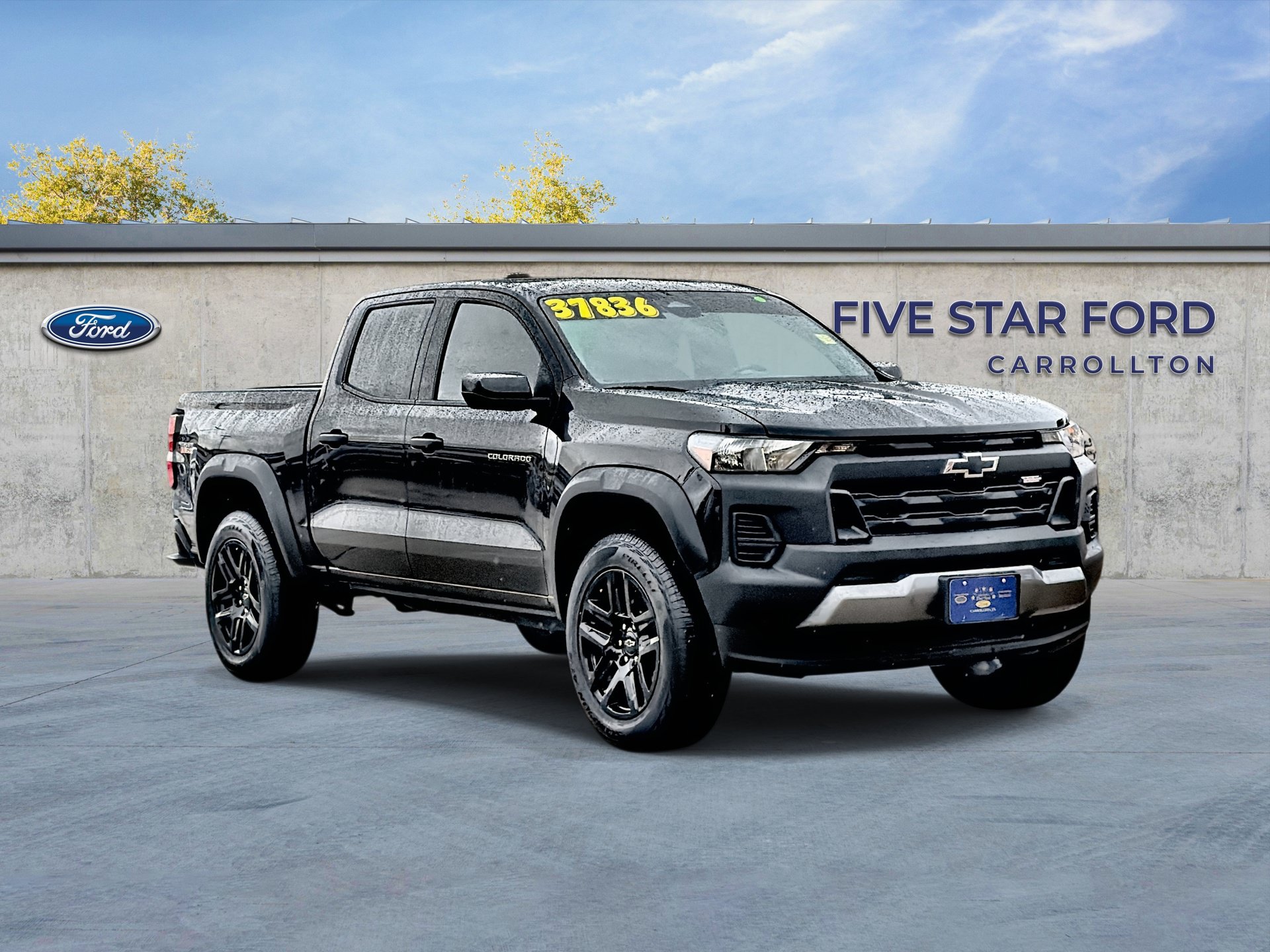 Used 2025 Chevrolet Colorado Trail Boss AWD/4WD image 1