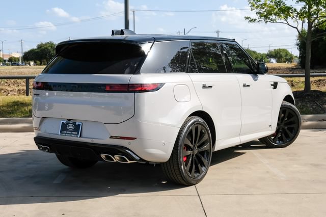 New 2026 Land Rover Range Rover Sport Dynamic SE AWD/4WD image 9