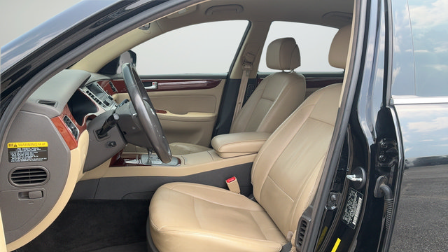 Used 2013 Hyundai Genesis 3.8 RWD image 20