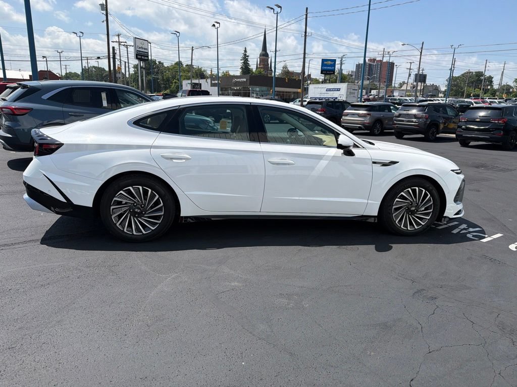 New 2026 Hyundai Sonata Limited FWD image 8