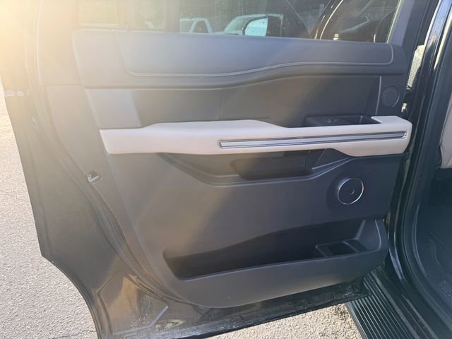 Used 2024 Ford Expedition Max Limited image 14