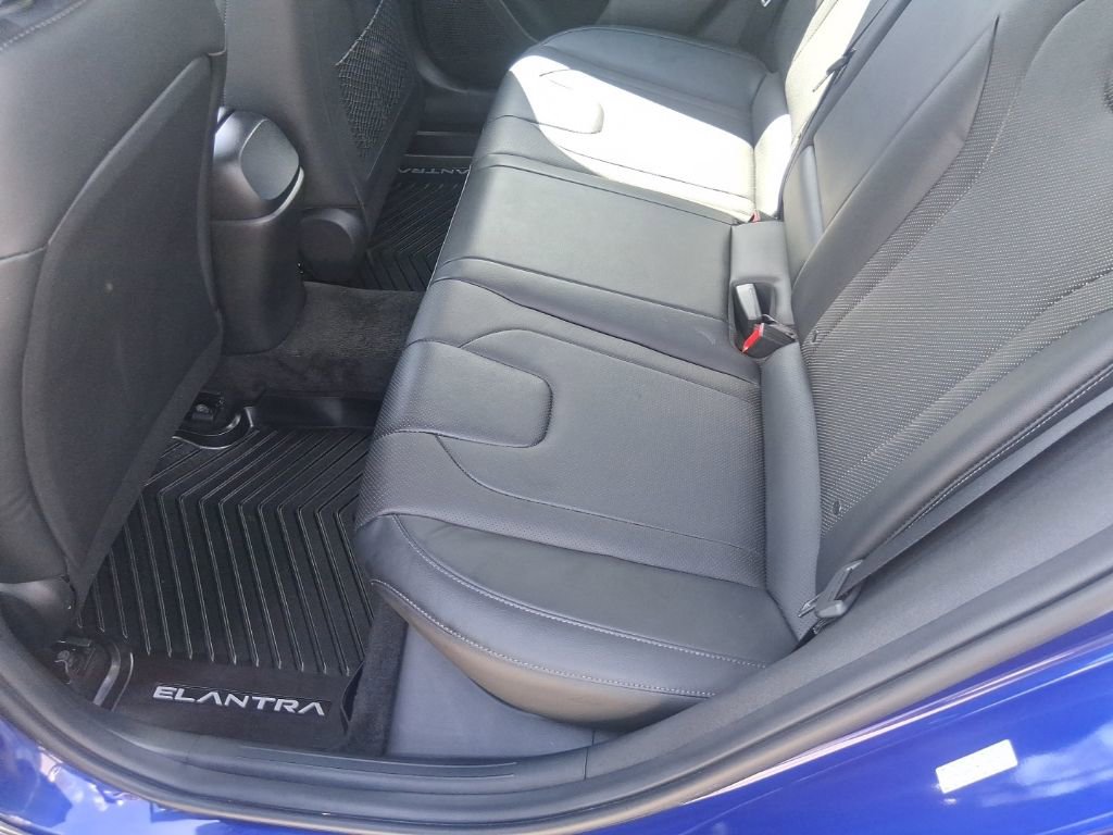 Used 2022 Hyundai Elantra Limited w/ Winter Weather Package image 19