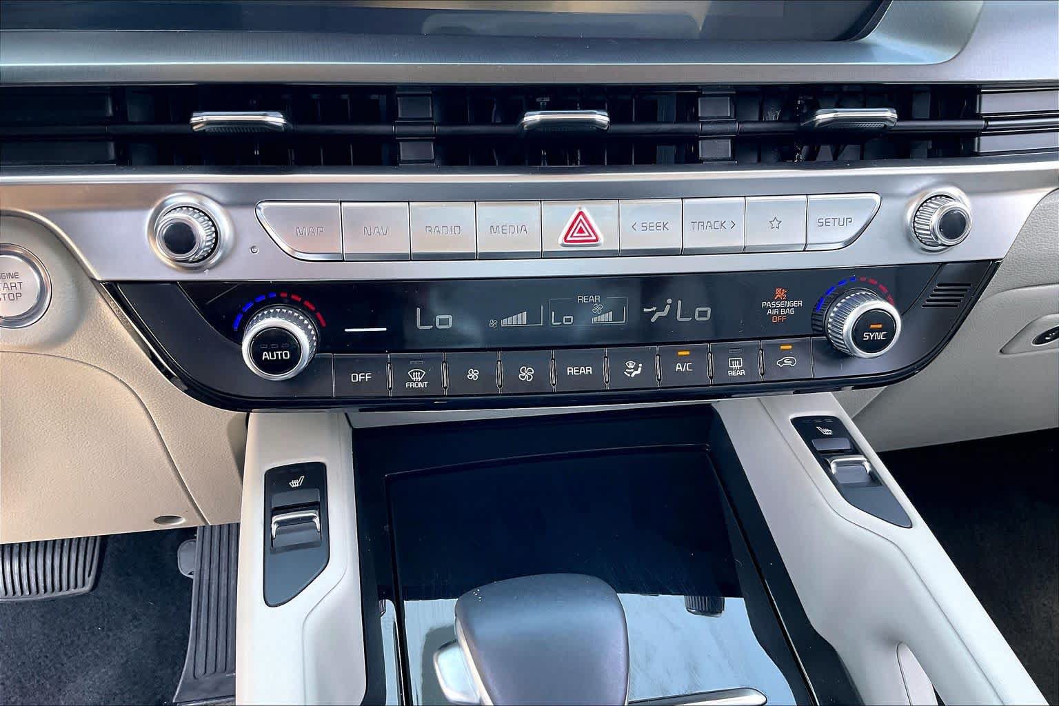 Used 2025 Kia Telluride S FWD image 32