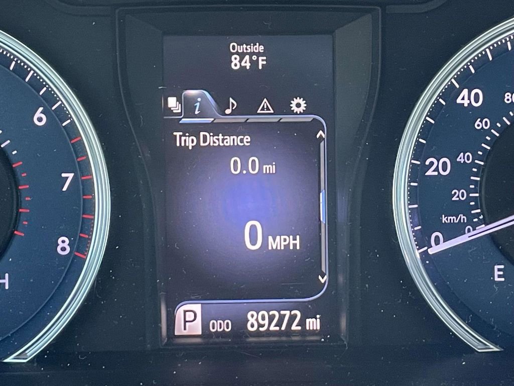 Used 2017 Toyota Camry XLE FWD image 32