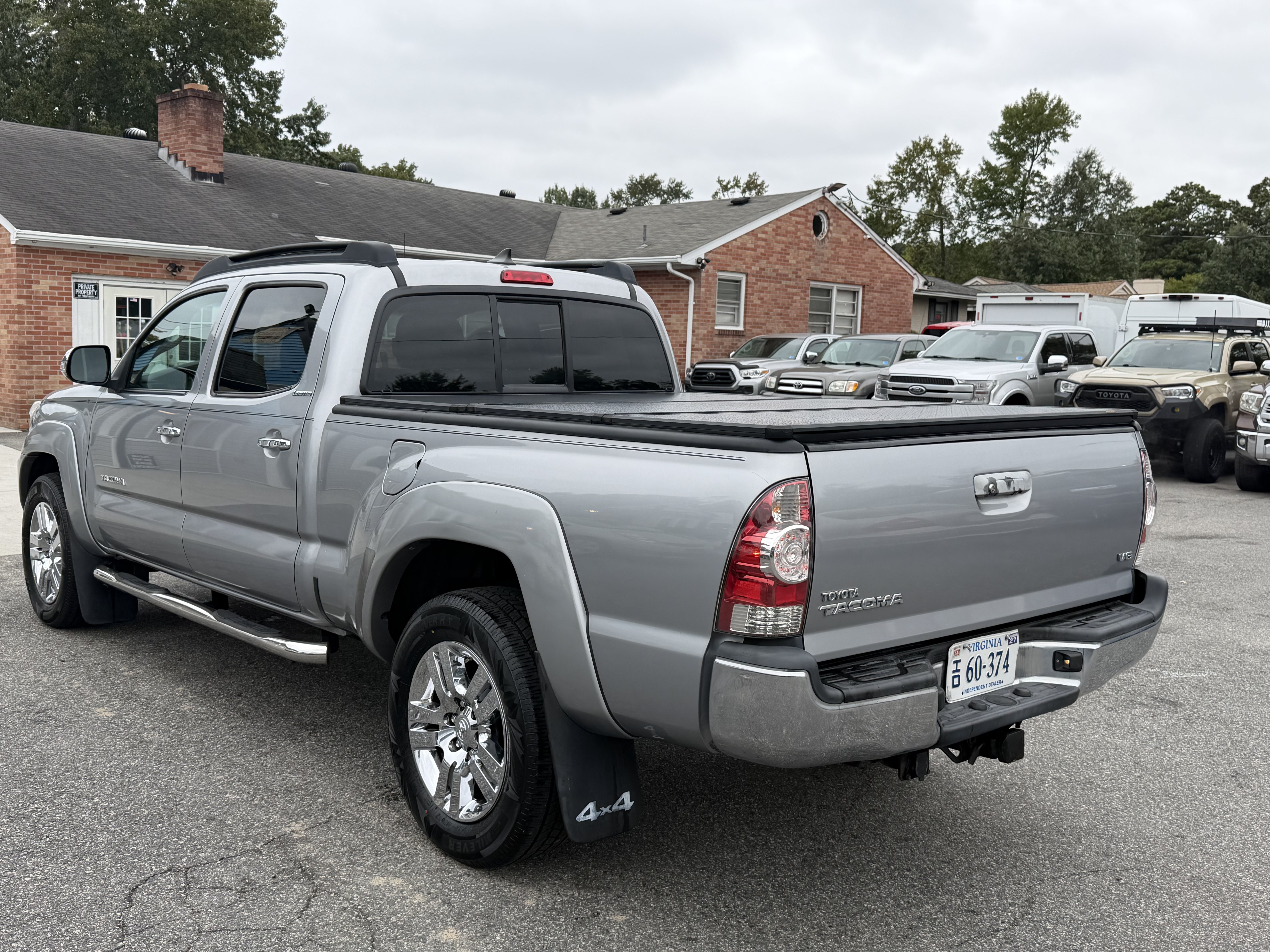 Used 2015 Toyota Tacoma 4x4 Double Cab w/ Limited Package image 10