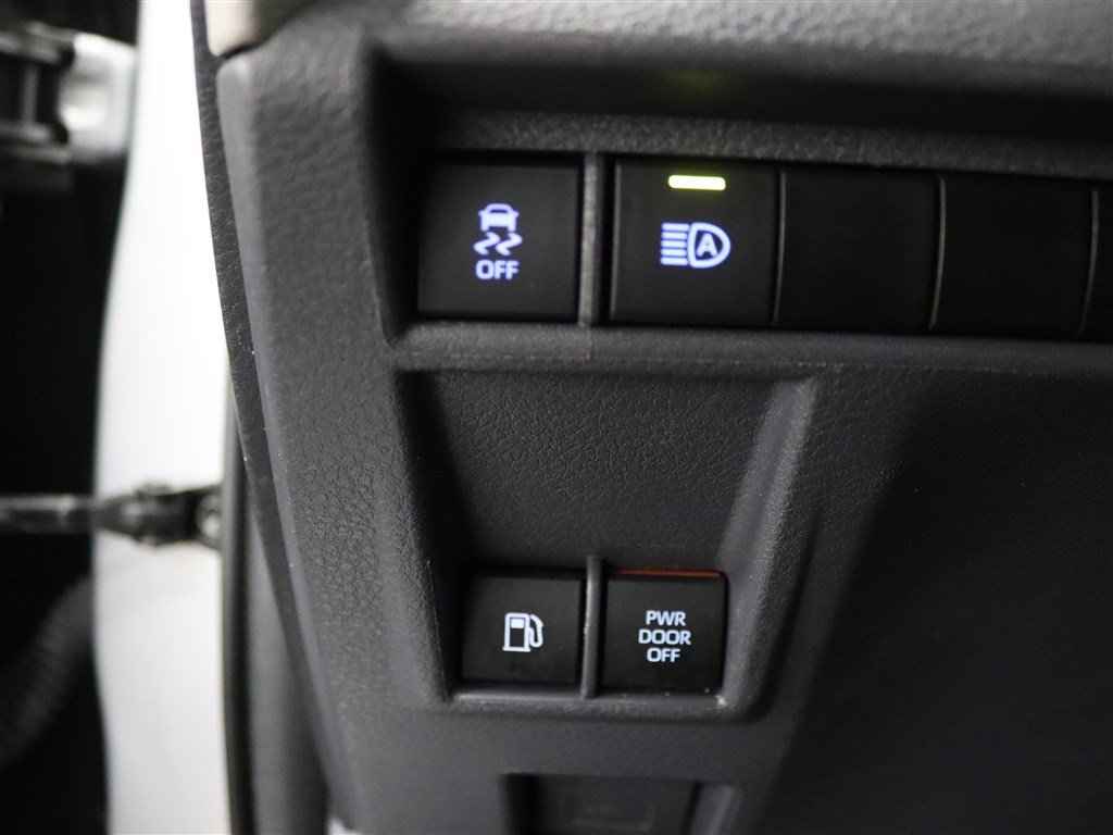 Used 2023 Toyota Sienna XLE image 36