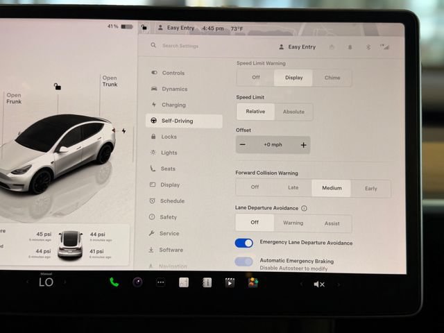 Used 2023 Tesla Model Y Performance AWD/4WD image 29