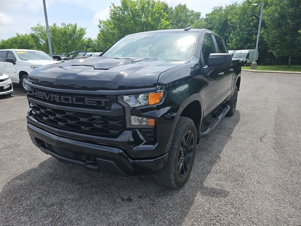 Used 2024 Chevrolet Silverado 1500 Custom Trail Boss w/ Turbomax Blackout Package AWD/4WD image 3