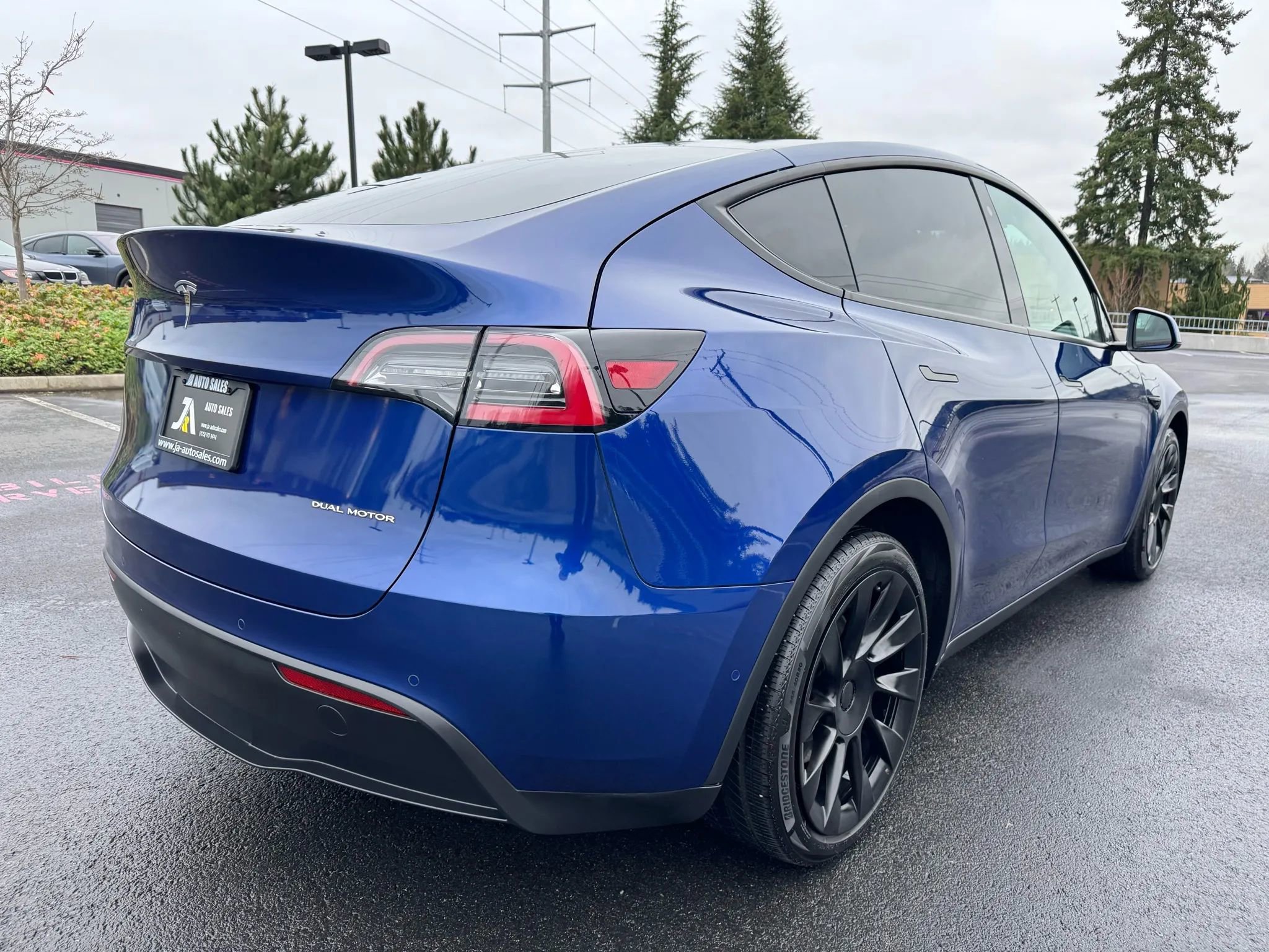 Used 2020 Tesla Model Y Long Range image 10
