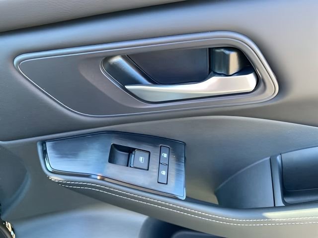 New 2026 Nissan Rogue SV AWD/4WD image 26