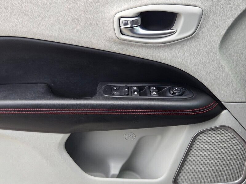 Used 2018 Jeep Compass Limited w/ Navigation Group FWD image 30