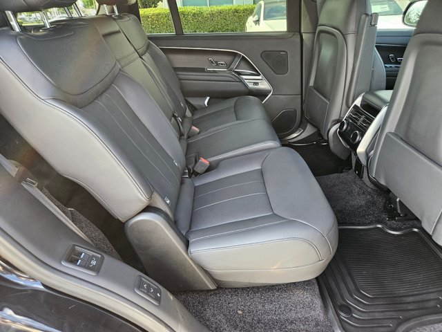 Used 2026 Land Rover Range Rover Long Wheelbase SE AWD/4WD image 20