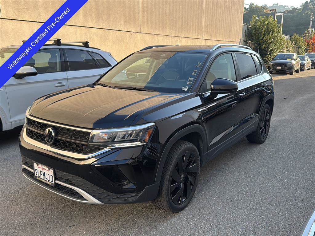 Used 2024 Volkswagen Taos SE w/ Panoramic Sunroof Package