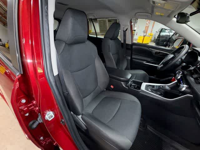 Certified 2023 Toyota RAV4 LE AWD/4WD image 16