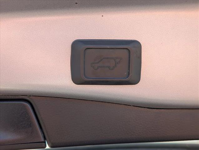 Used 2023 Toyota RAV4 XLE w/ Convenience Package image 7