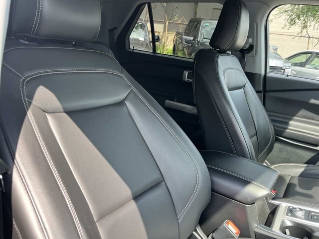 Used 2023 Ford Explorer XLT w/ Equipment Group 202A AWD/4WD image 29