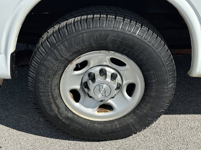 Used 2016 Chevrolet Express 2500 RWD image 29